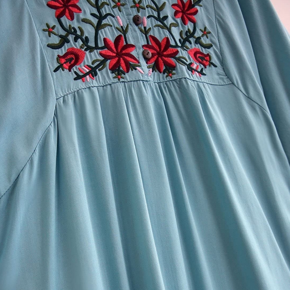 🆕️ Bohemian Floral Embroidered Dress - Picture 3 of 7